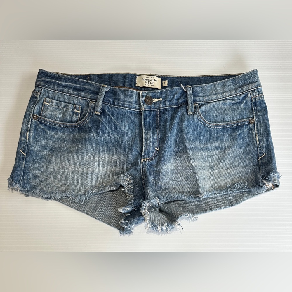 ABERCROMBIE FITCH ripped ladies denim jean shorts Size 8